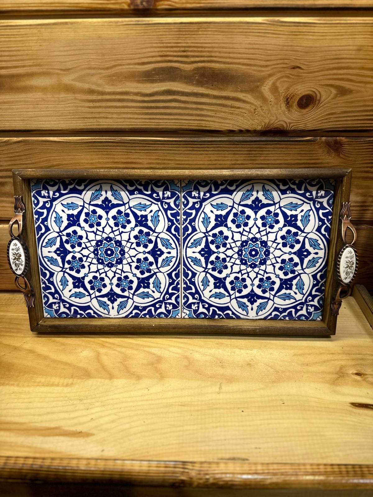 AHŞAP ÇİNİ TEPSİ CEVİZ ORTA BOY 42,5 CM X 23CM
