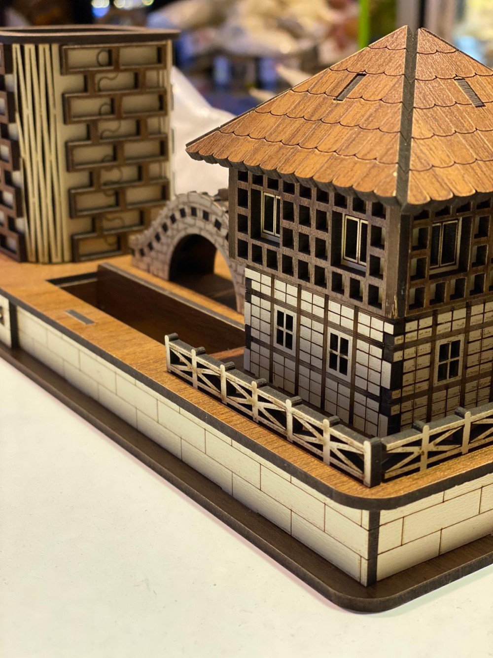 AHŞAP SERENDER KALEMLİK KÖPRÜLÜ