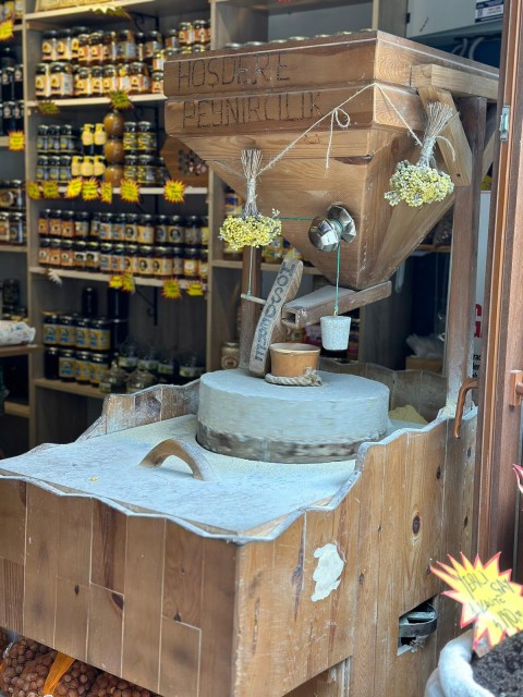 TAŞ DEĞİRMENDE ÖĞÜTÜLMÜŞ MISIR UNU (YERLİ MISIR) 25 KG TAŞ DEĞİRMENDE ÖĞÜTÜLMÜŞ MISIR UNU (YERLİ MISIR) 25 KG